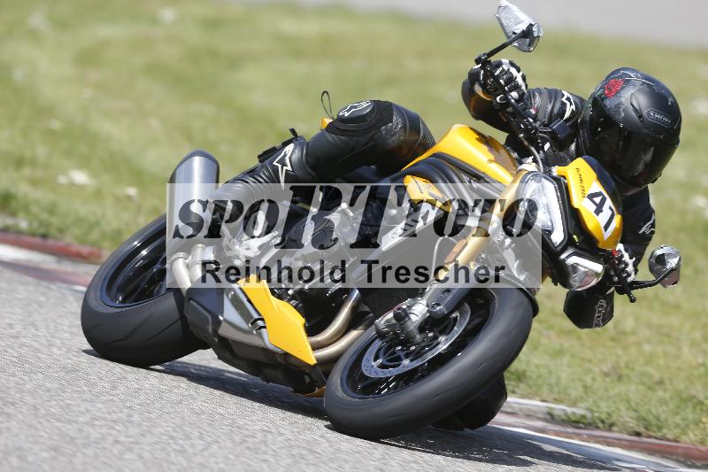 Archiv-2025/09 22.04.2025 Cornu Master School ADR/rot-rouge/41